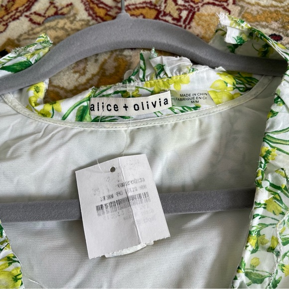 Alice and Olivia Callico Blouse Sz Medium - Picture 12 of 12